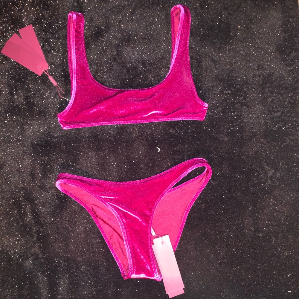 NEW MIMI triangl looking to trade or sell